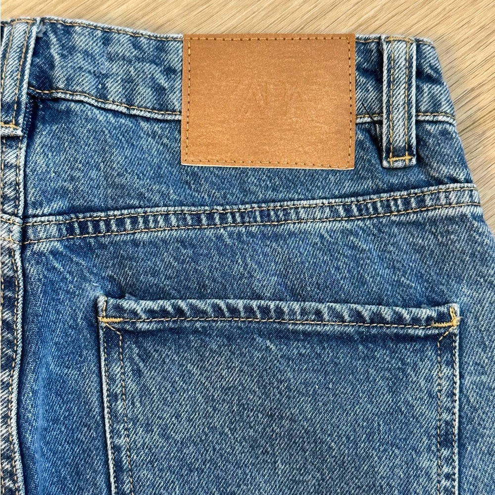 Zara Mom Jeans - Picture 3 of 4
